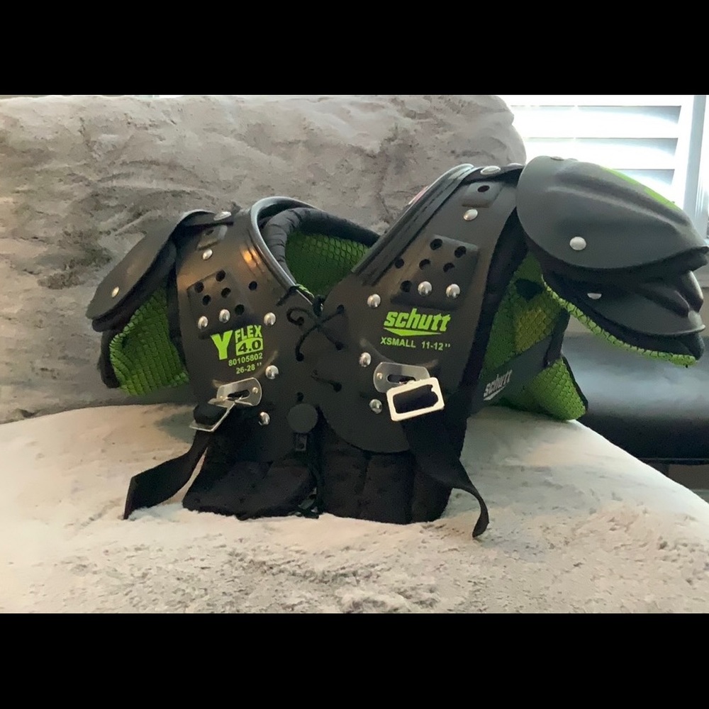 Schutt, Youth football shoulder pads, XS